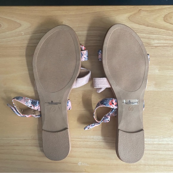 Liliana Strappy Floral Sandals NWOT - Picture 4 of 5